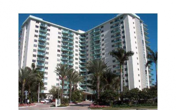 3901 S OCEAN DR  (SEASONAL) # 9H - Image 10183651