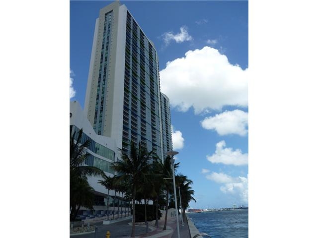 335 S BISCAYNE BL # 3905 - Image 11700136