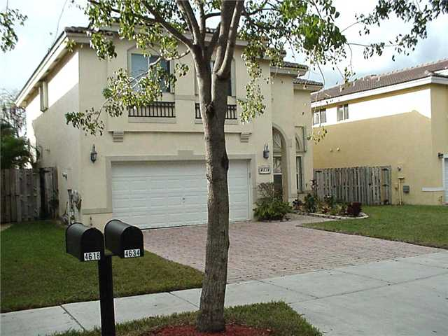 4634 NW 109 CT - Image 17207307