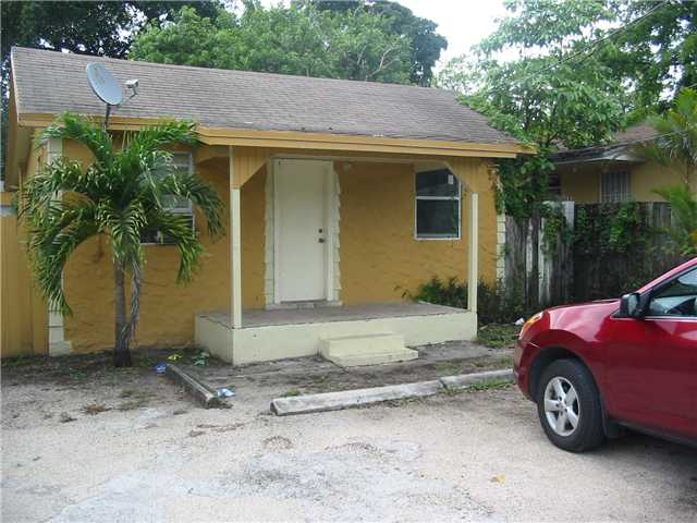 4425 NW 23 CT