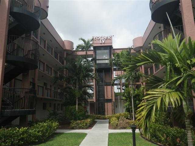 5440 W 21st Ct Apt 404