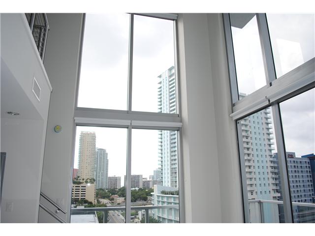 1050 BRICKELL AV # 422