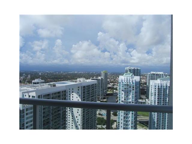 485 BRICKELL AV # 4704