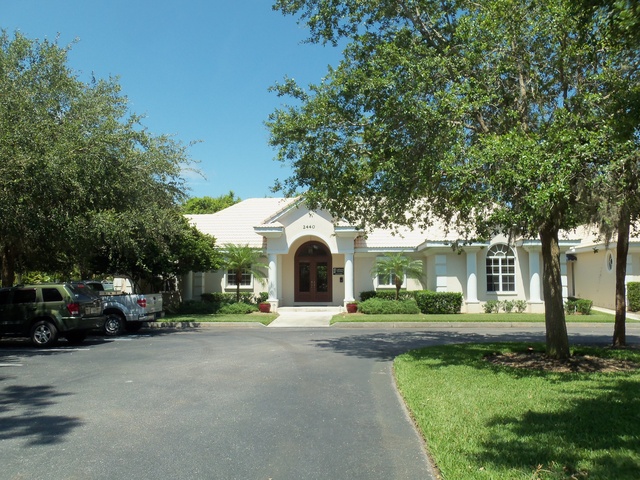 2440 N Tamiami Trail