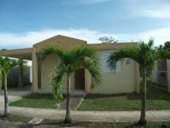 152 Urb Villas De La Pradera