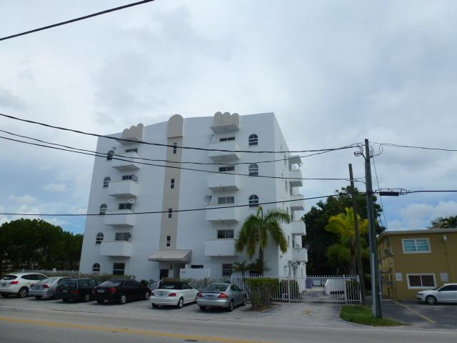 3051 SW 27 AV # 303