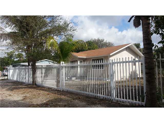 10427 NW 28 CT