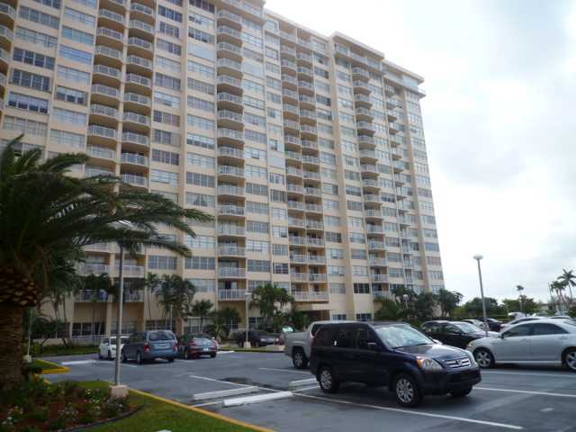 18011 BISCAYNE BL # 303-1