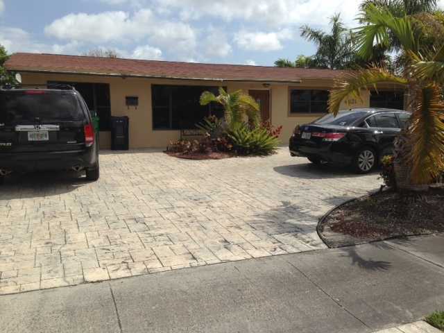 4421 SW 104 CT