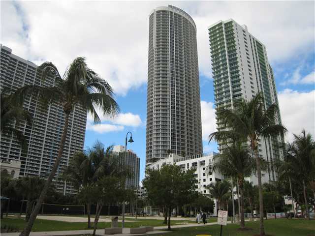 1750 N BAYSHORE DR # 3105