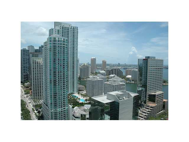 1060 BRICKELL AV # 3207