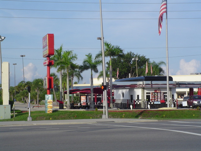 1793 TAMIAMI TRAIL