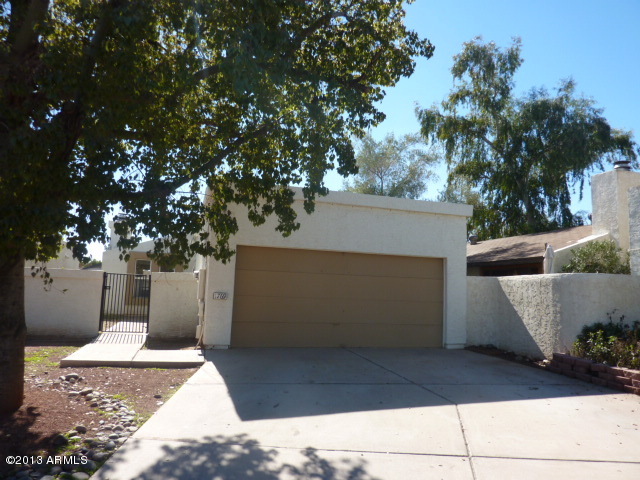 1769 W Los Arboles Ct