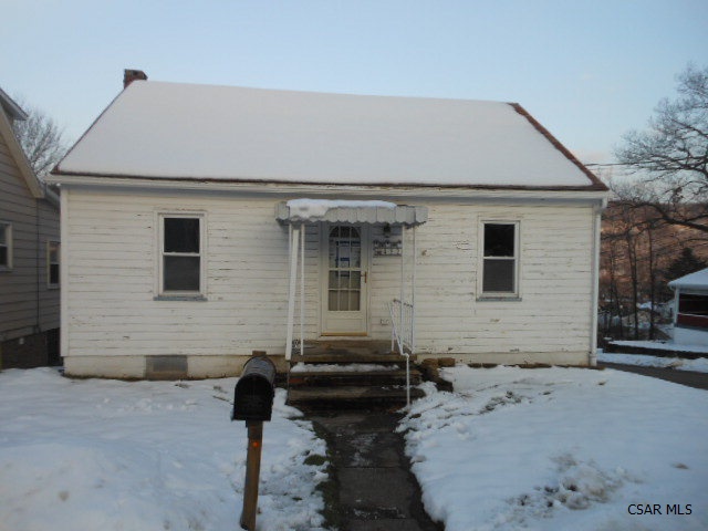 452 Frank St