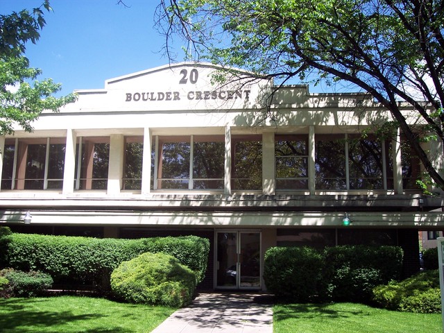 20 Boulder Crescent