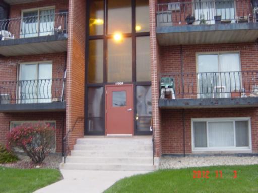 17008 Novak Dr Apt 2f