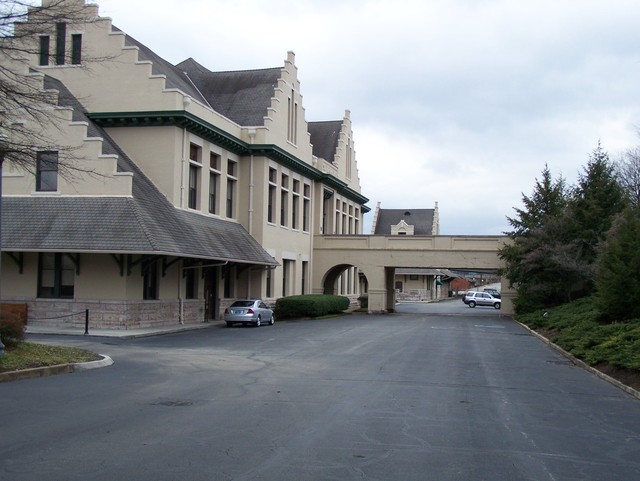 300 West Depot Ave.