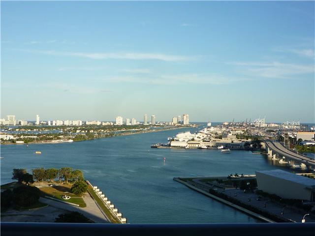 900 BISCAYNE BL # 2402