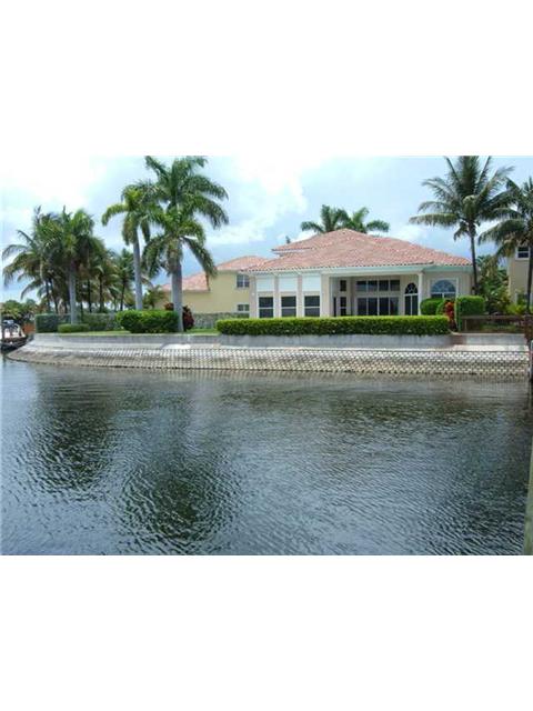 914 SANIBEL DR