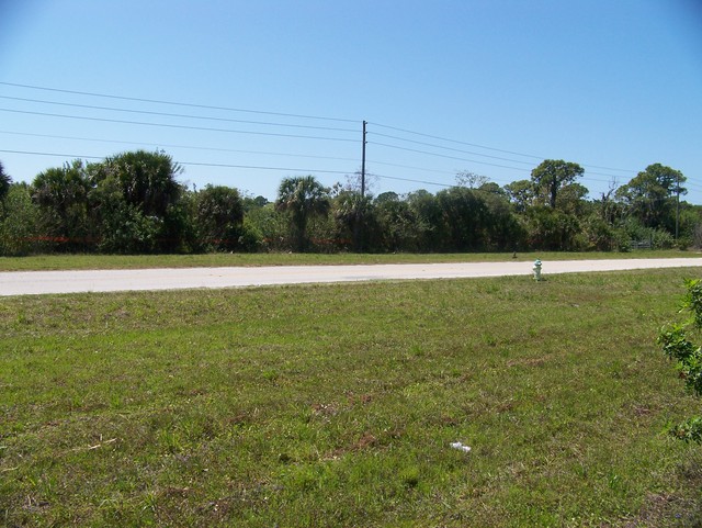 LAUREL RD AND I-75 SOUTH EAST SIDE