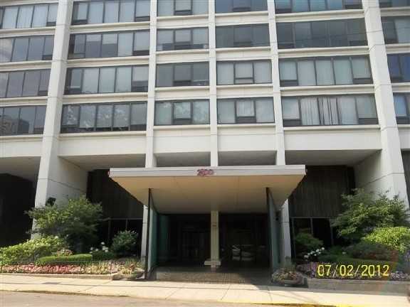 2800 N Lake Shore Dr Apt 405