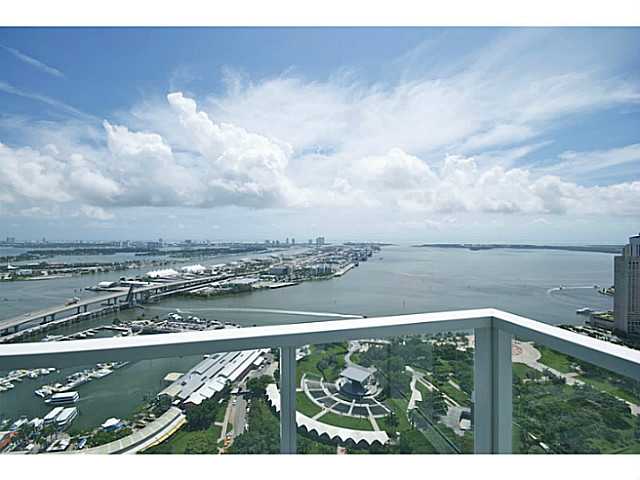 244 Biscayne Blvd # 4303