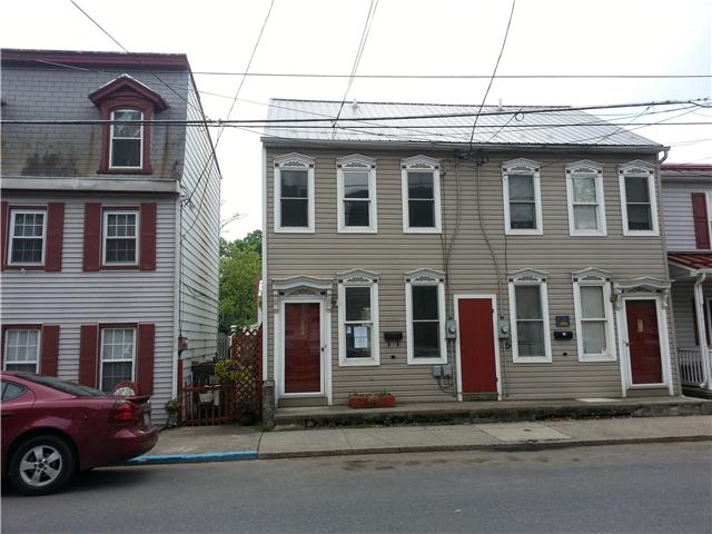 156 W North St