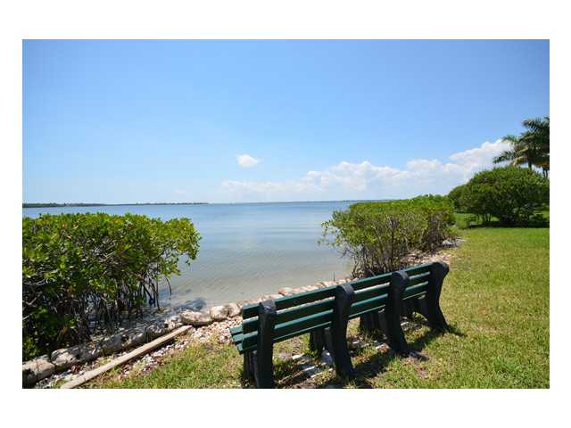 3462 Ne Causeway Blvd Apt 202