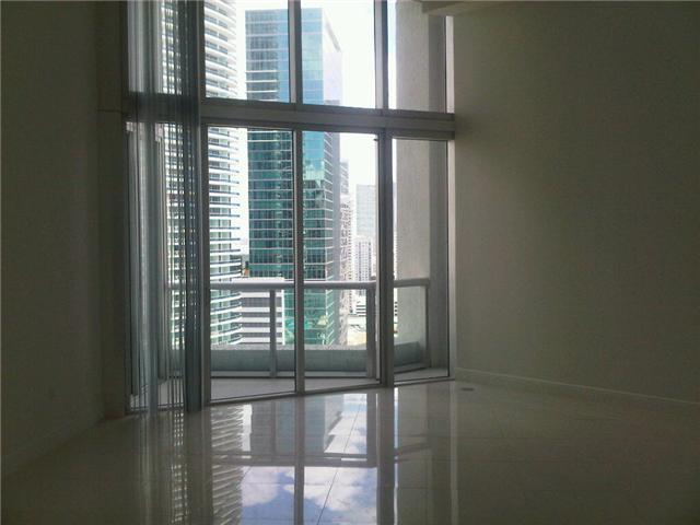 475 BRICKELL AV # 2808