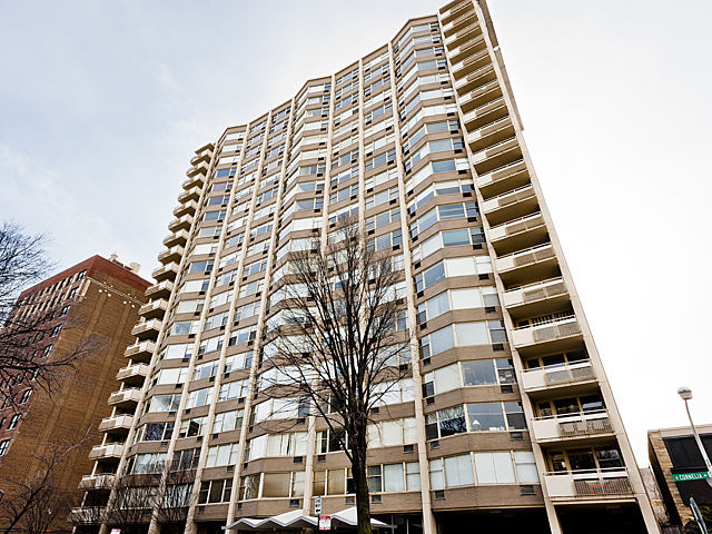 555 W Cornelia Ave Apt 1305