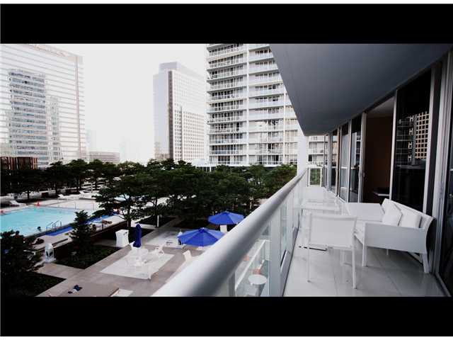 475 BRICKELL AV # 1613