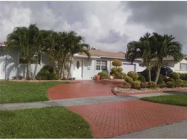 1720 SW 98 CT