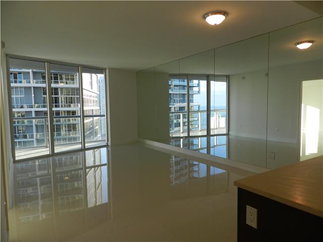 475 BRICKELL AV # 4011