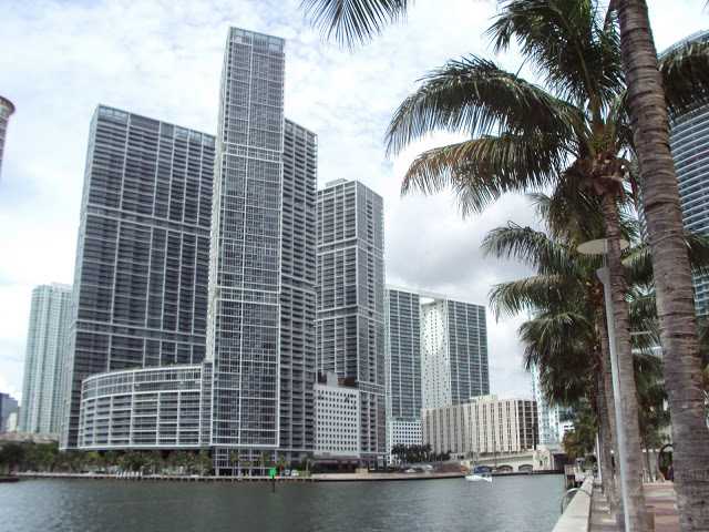 495 BRICKELL AV # 3901