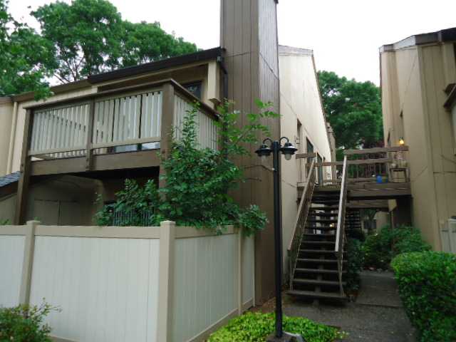 512 Woodside Oaks Apt 4