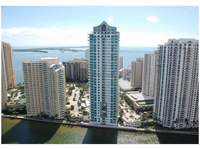 900 BRICKELL KEY # 3302