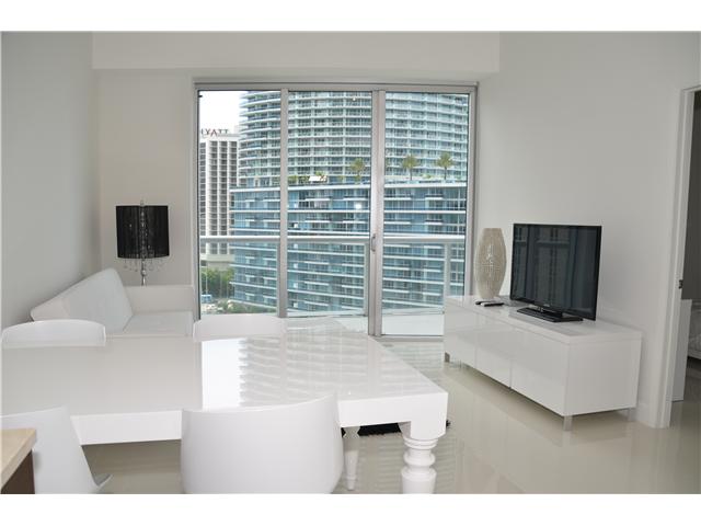 465 BRICKELL AV # 1404