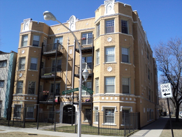 6056 N Washtenaw Ave Unit 2