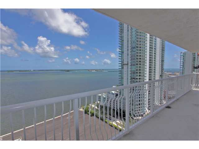 1200 BRICKELL BAY DR # 2201