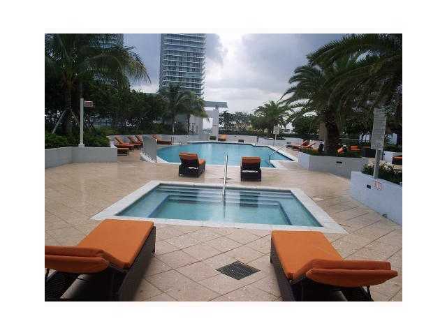 1060 BRICKELL AV # 2707