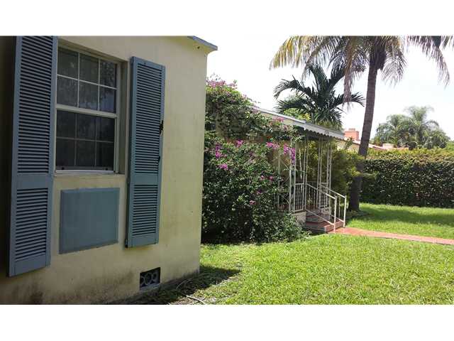 1740 SW 17 CT