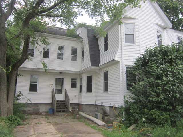 5 Saunders St