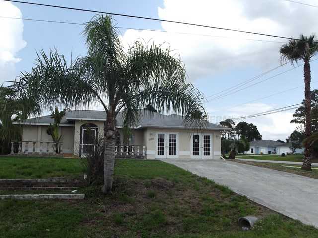 2004 Boca Chica Ave