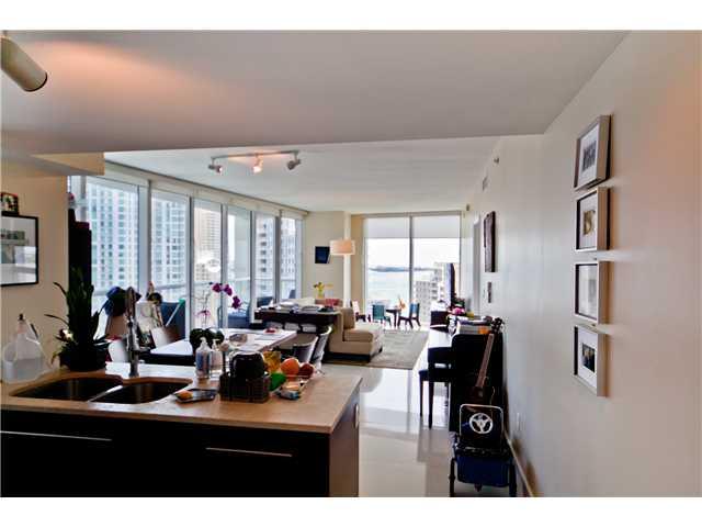 495 BRICKELL AV # 2702