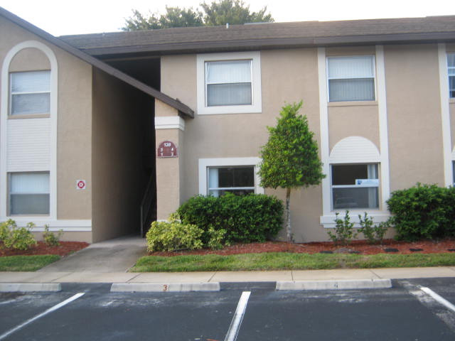 120 Summer Pl Apt 2