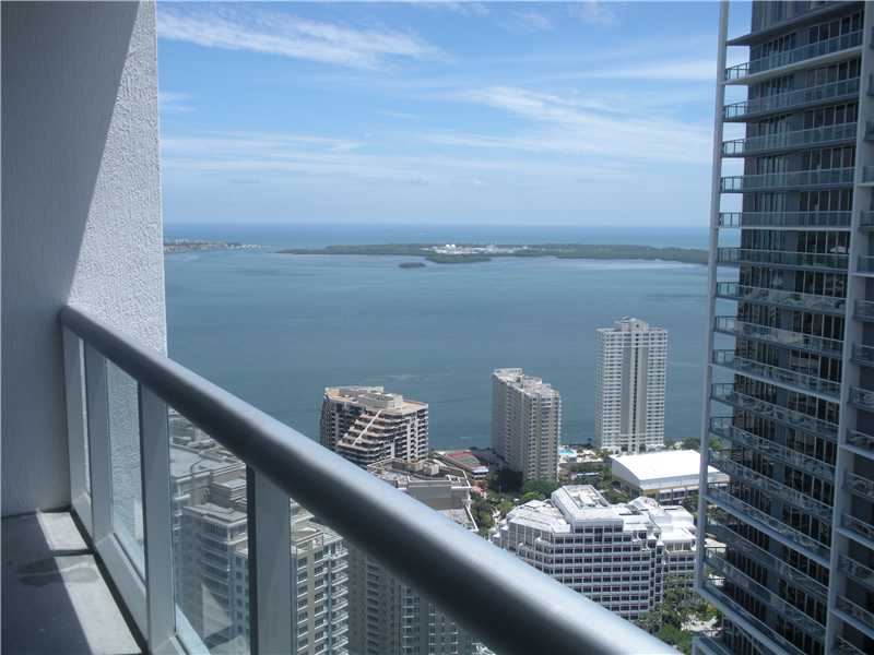 475 BRICKELL AV # 5211