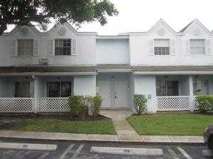 17515 Nw 67ct Apt 22g