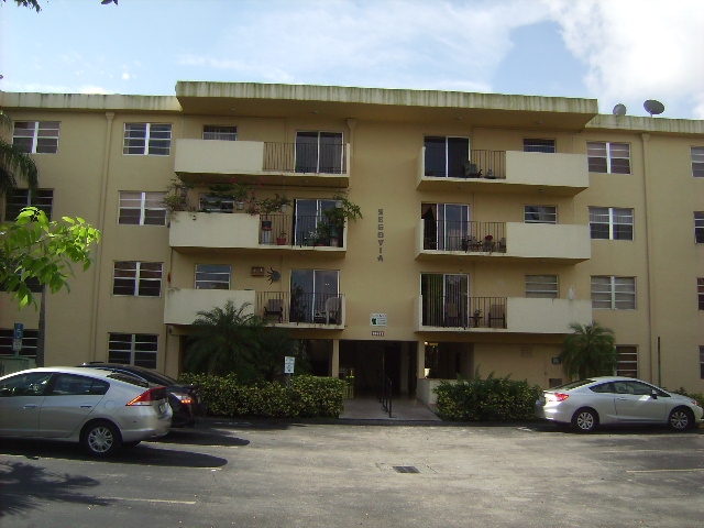 1221 SW 122nd Ave Apt 203