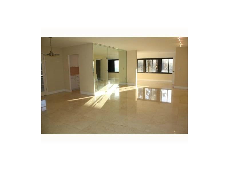 2333 BRICKELL AV # 212