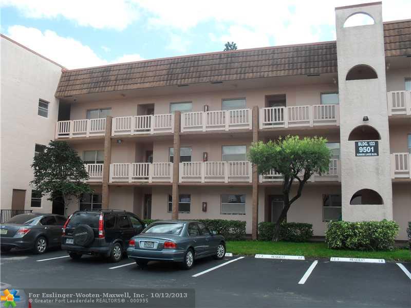 9501 Sunrise Lakes Blvd # 305